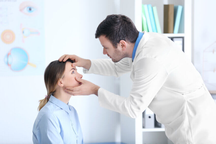 Beim Augenarzt 